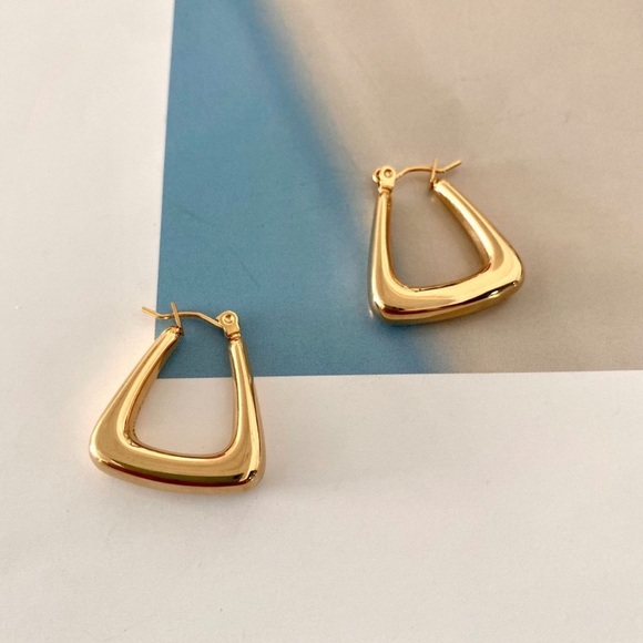 COPY - Gold triangle hoops earrings, hoops earrings, triangle earrings, gold je… - Picture 5 of 6